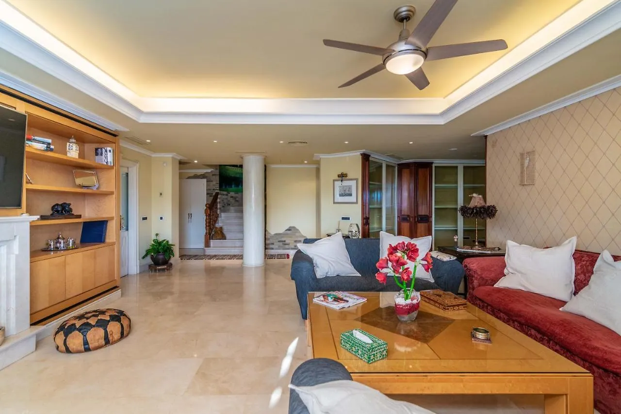 Villa Olivar - 5 Bdr Dream Pool/Jacuzzi/Golf/Bbq Torremolinos